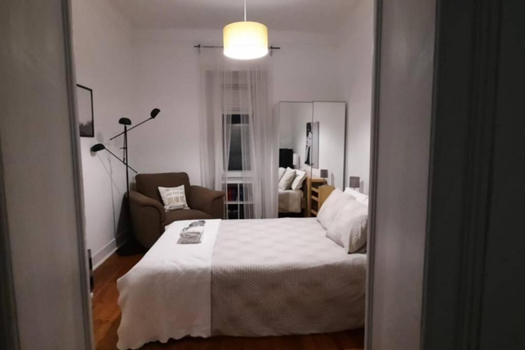 Charming Sunny Terrace / One Bedroom Apartment ลิสบอน ภายนอก รูปภาพ