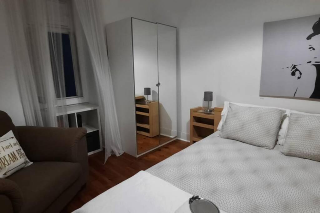 Charming Sunny Terrace / One Bedroom Apartment ลิสบอน ภายนอก รูปภาพ